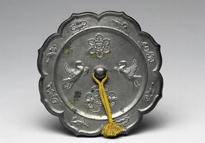 图片[2]-Foliated Bronze Mirror with Auspicious Flowers and Paired Birds, high to middle Tang period, 8th century-China Archive